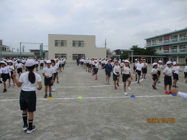 はるちゃん体操の練習の様子