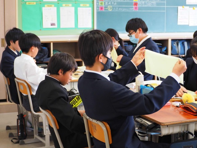 作業をする生徒の様子１